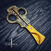 Load image into Gallery viewer, The Luxury Cigar Scissor Vintage Black &amp; Gold
